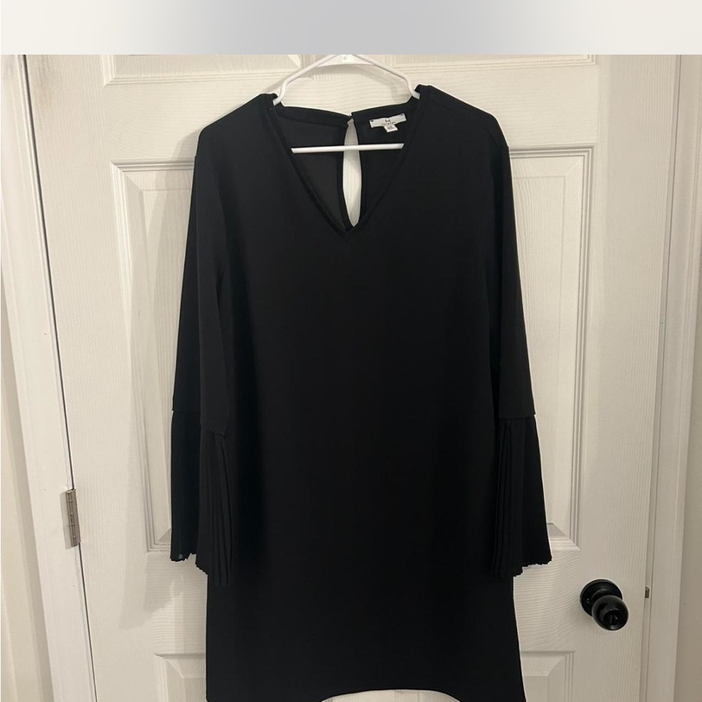 Halston Heritage Black Bell Sleeve V-Neck Cocktail Dress